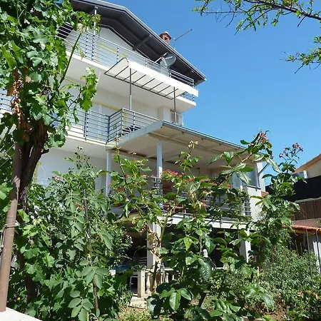 Duje Apartament *
